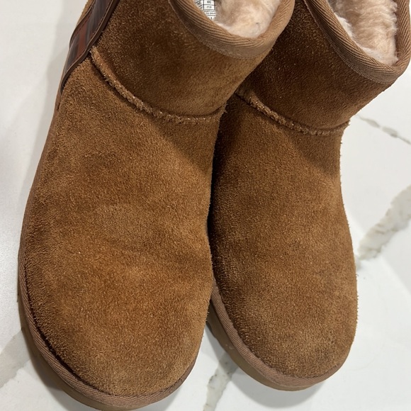 Uggs Womens - Picture 12 of 15